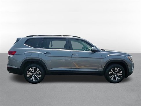 Used 2024 Volkswagen Atlas SE image 4
