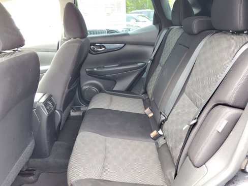Used 2020 Nissan Rogue Sport SV image 11