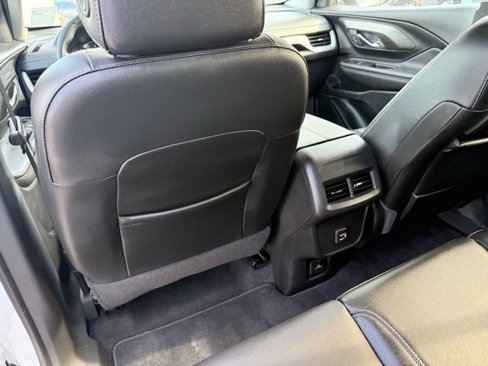 Used 2023 GMC Terrain SLT image 19