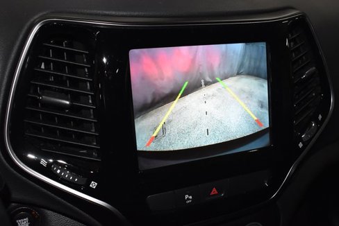 Used 2019 Jeep Cherokee Limited image 15