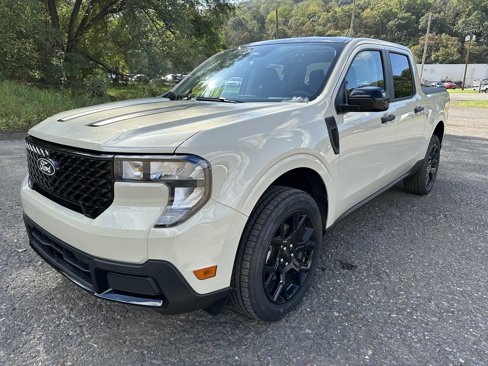 New 2025 Ford Maverick XLT image 2