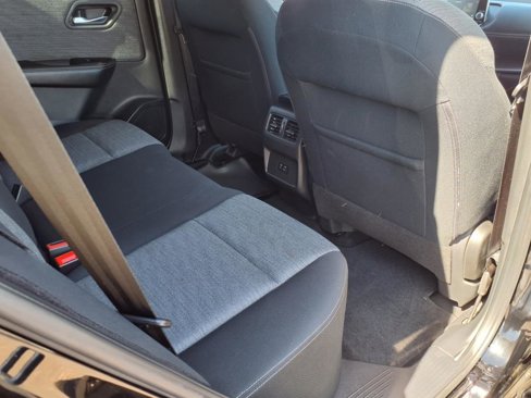 Used 2021 Nissan Rogue SV image 13