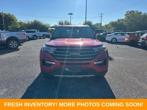 Used 2020 Ford Explorer XLT w/ Equipment Group 202A image 2