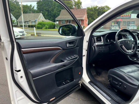 Used 2016 Toyota Highlander Limited image 8