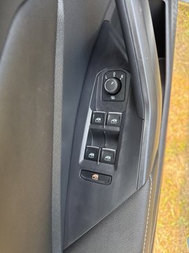 Used 2025 Volkswagen Jetta Sport image 17
