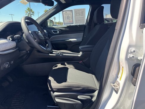 Certified 2024 Jeep Compass Sport image 13