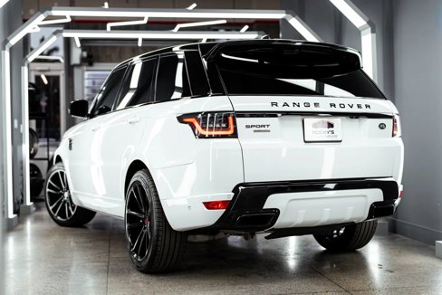 Used 2018 Land Rover Range Rover Sport Supercharged image 3
