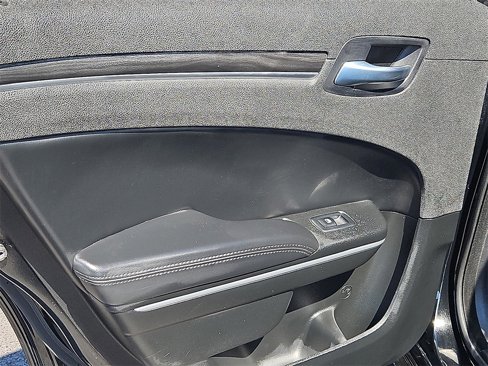 Used 2022 Chrysler 300 Touring L image 15