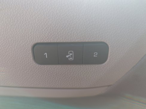Used 2016 Chevrolet Traverse LTZ image 11