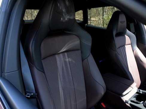 Used 2025 Aston Martin DBX 707 image 9
