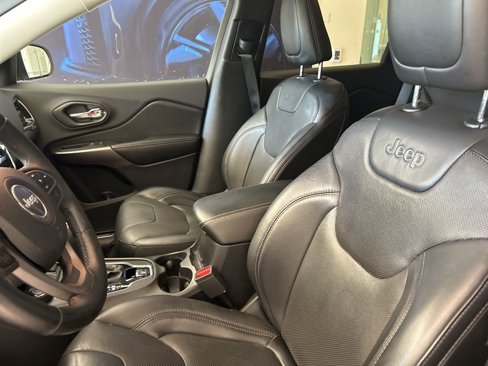 Used 2019 Jeep Cherokee Limited image 6