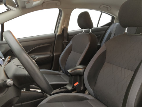 Used 2023 Nissan Versa SV image 17