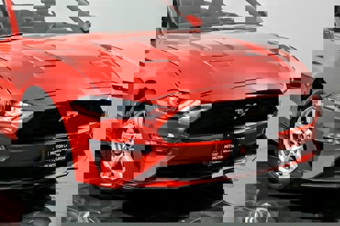 Used 2019 Ford Mustang Convertible image 2
