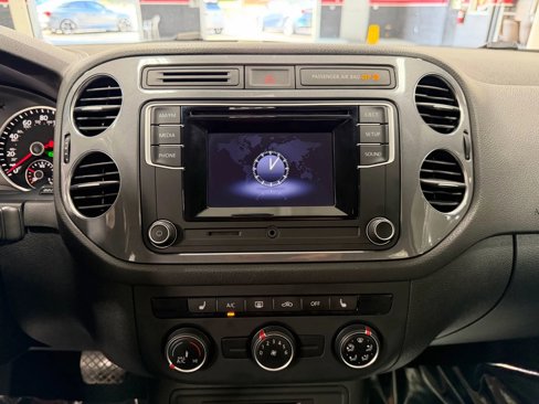 Used 2016 Volkswagen Tiguan S image 35