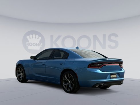 Used 2015 Dodge Charger SXT w/ Driver Confidence Group image 4
