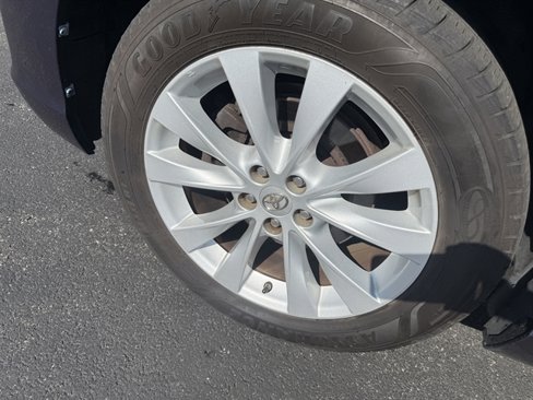 Used 2015 Toyota Venza LE image 14