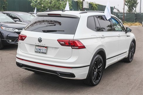 Used 2022 Volkswagen Tiguan SE R-Line image 5