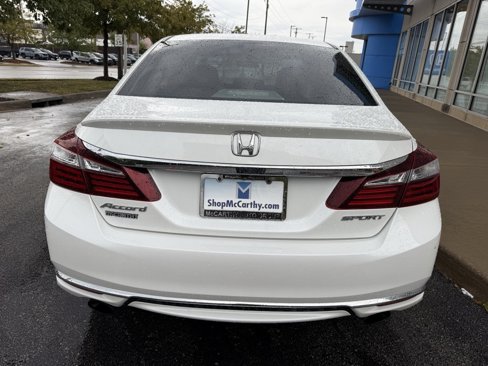 Used 2017 Honda Accord Sport image 12