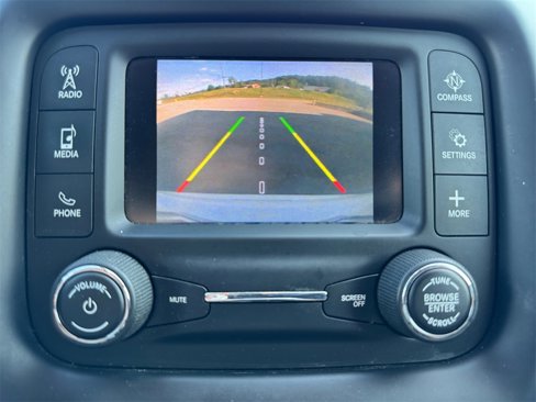 Used 2018 Jeep Compass Latitude image 12