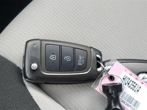 Certified 2023 Hyundai Venue SEL image 26