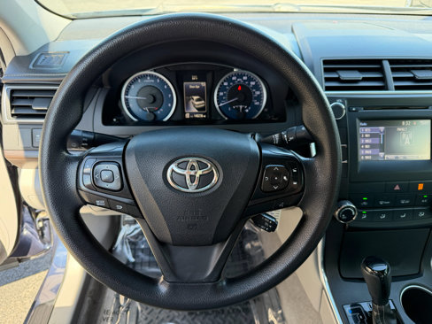 Used 2016 Toyota Camry LE image 23