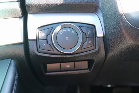 Used 2017 Ford Explorer XLT image 27