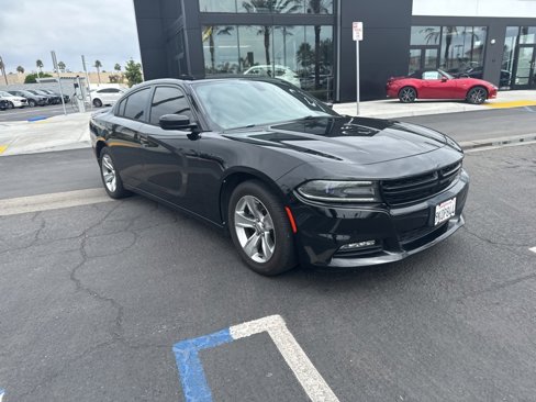 Used 2017 Dodge Charger SXT w/ Blacktop Package image 4