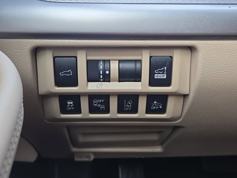 Used 2019 Subaru Outback 2.5i Premium image 11