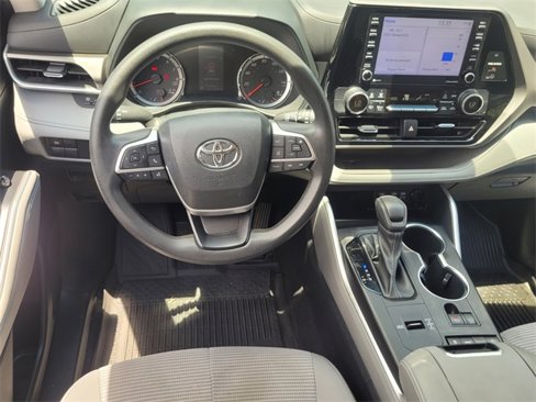 Used 2022 Toyota Highlander L image 8