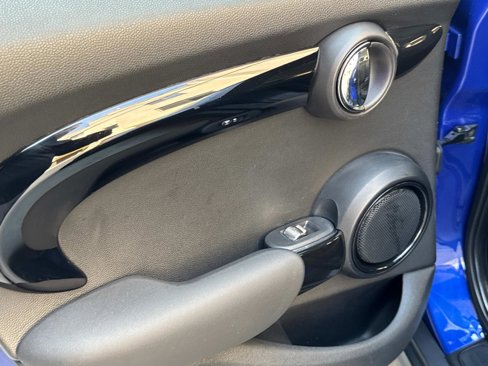 Used 2019 MINI Cooper 4-Door Hardtop w/ Signature Upholstery Package image 7