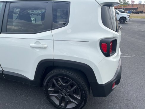 Used 2021 Jeep Renegade Latitude image 6