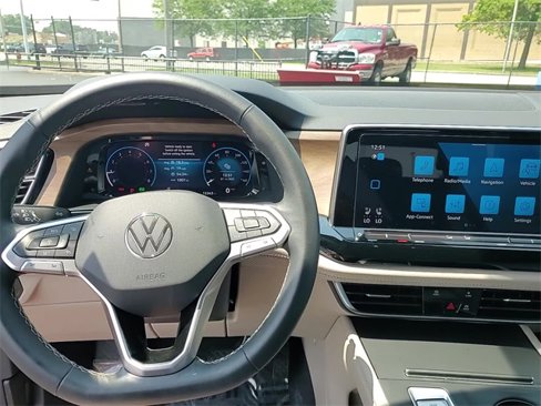 Used 2024 Volkswagen Atlas SE image 26