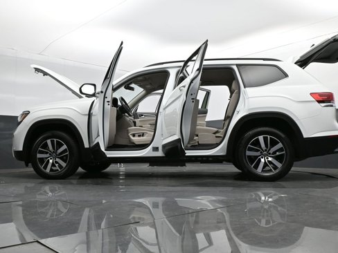 Used 2022 Volkswagen Atlas SE image 34