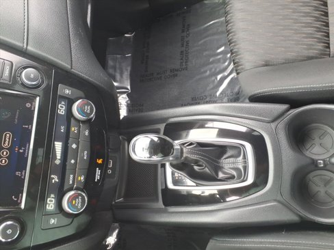 Used 2018 Nissan Rogue SV image 33