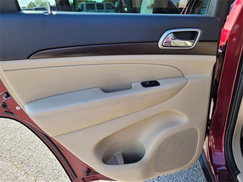Used 2018 Jeep Grand Cherokee Laredo image 23