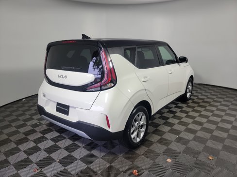 Certified 2023 Kia Soul S image 4