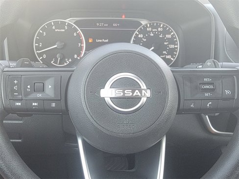 Used 2023 Nissan Rogue S image 32
