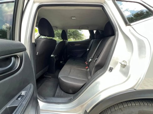 Used 2019 Nissan Rogue Sport S image 15