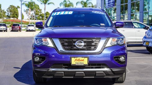 Used 2020 Nissan Pathfinder SV image 4