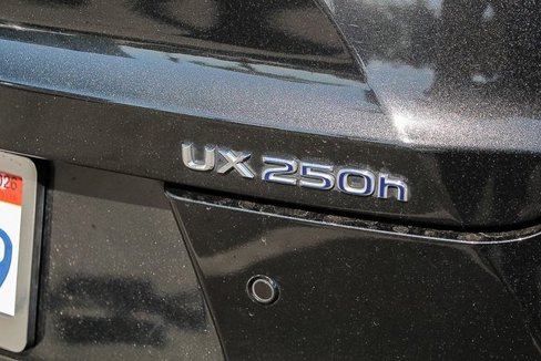 Used 2022 Lexus UX 250h image 11