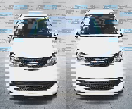Used 2023 Chrysler Voyager LX image 2