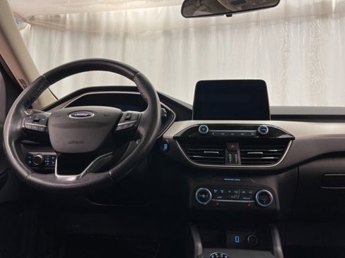 Used 2020 Ford Escape SE Sport image 15