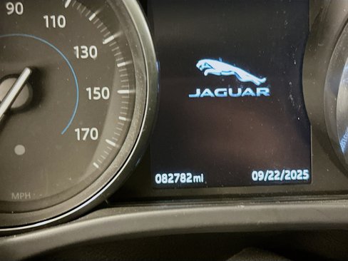 Used 2017 Jaguar F-PACE Premium image 19