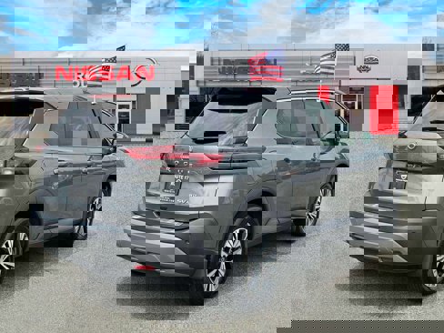 Used 2022 Nissan Rogue SV image 5