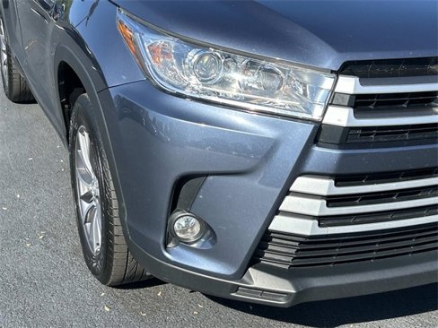 Used 2019 Toyota Highlander XLE image 10