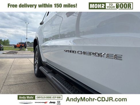 Used 2014 Jeep Grand Cherokee Limited image 38
