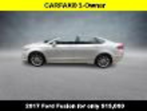Used 2017 Ford Fusion SE w/ Fusion SE Technology Package image 2