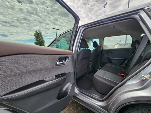 Used 2021 Nissan Rogue SV image 10