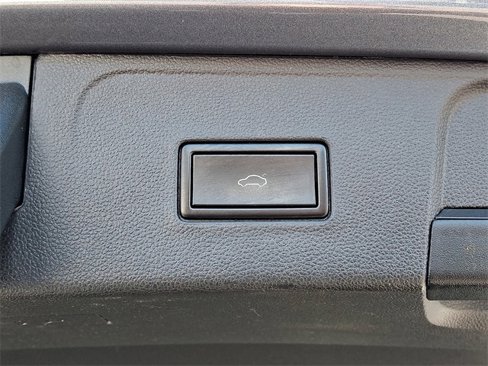 Used 2021 Volkswagen Atlas SE w/ Towing Package image 29