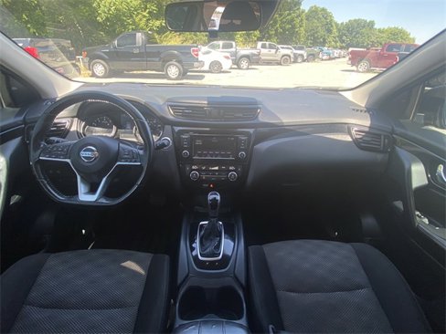 Used 2021 Nissan Rogue Sport SV image 17